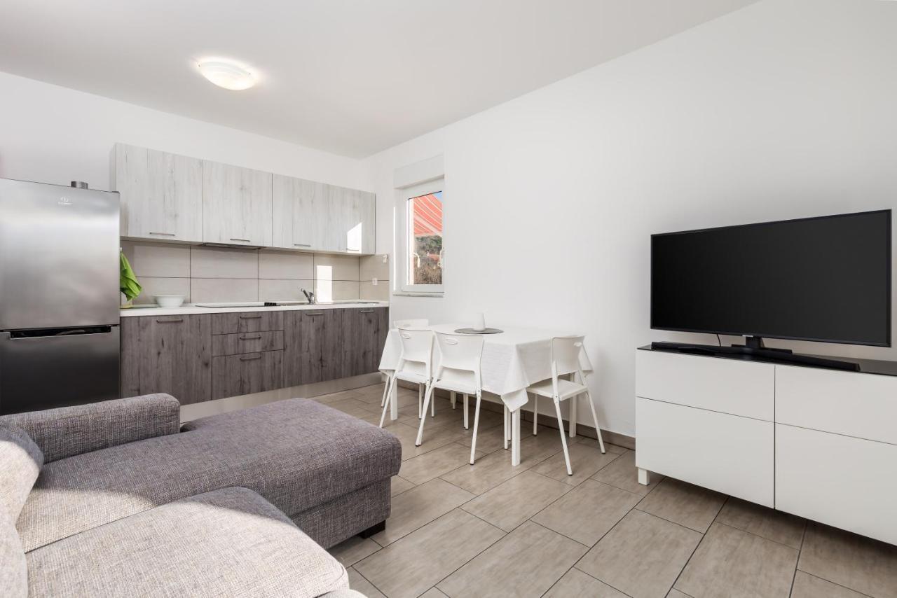 Apartment Tonka Barbat na Rabu Esterno foto